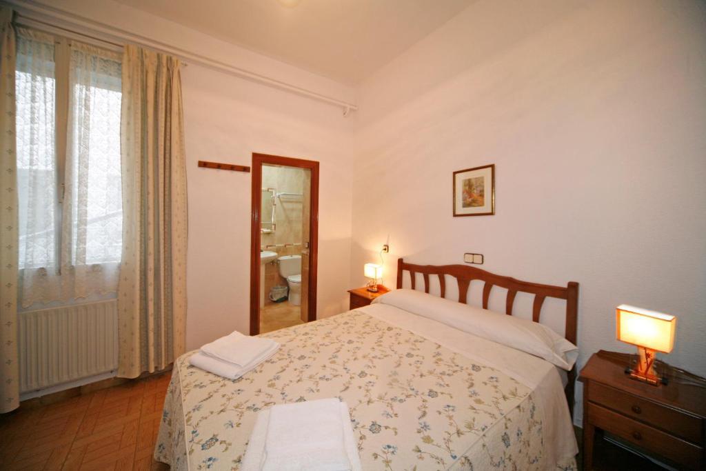 Hostal San Antonio Madrid Room photo